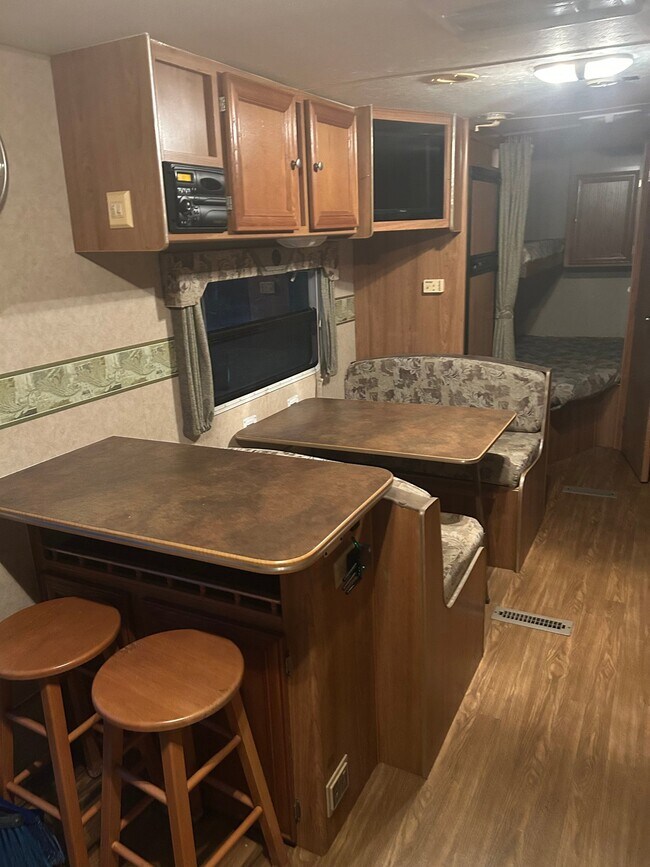 Foto del edificio - 330 Cora Rd