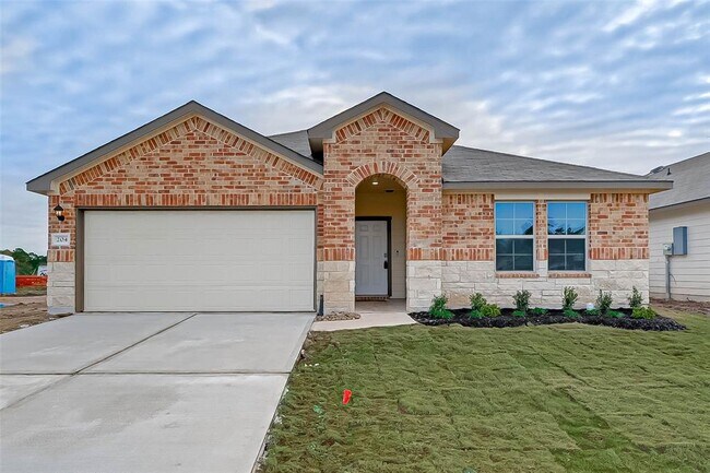 Building Photo - 204 Pecos Dr
