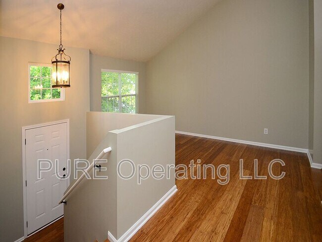 Building Photo - 16148 Cherrywood St