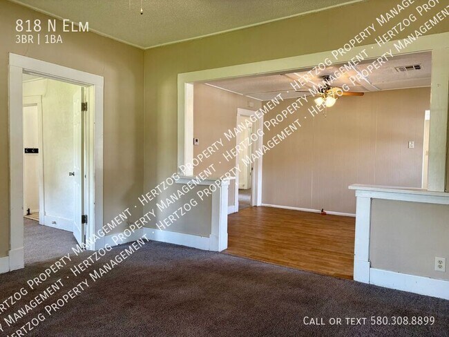 Building Photo - 818 N Elm-