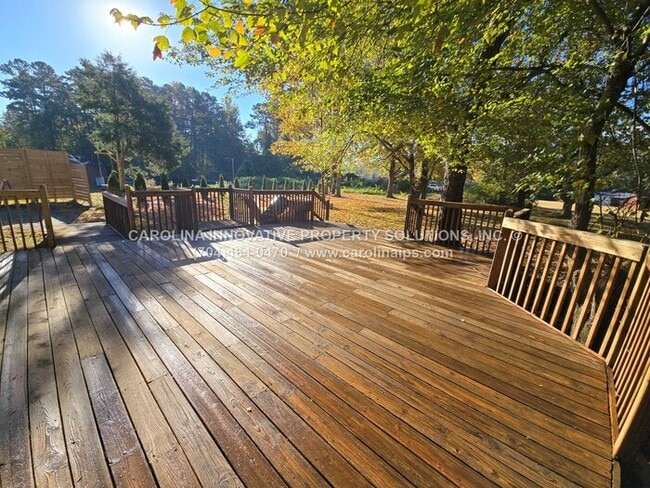 Photo - 1805 Falconhurst Dr House