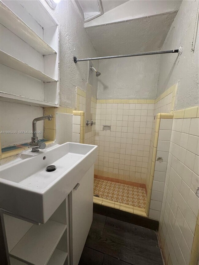 Foto del edificio - 7802 NW 8th Ave