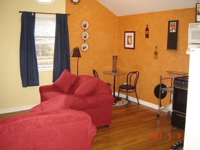Sitting area - 9 Center Ave