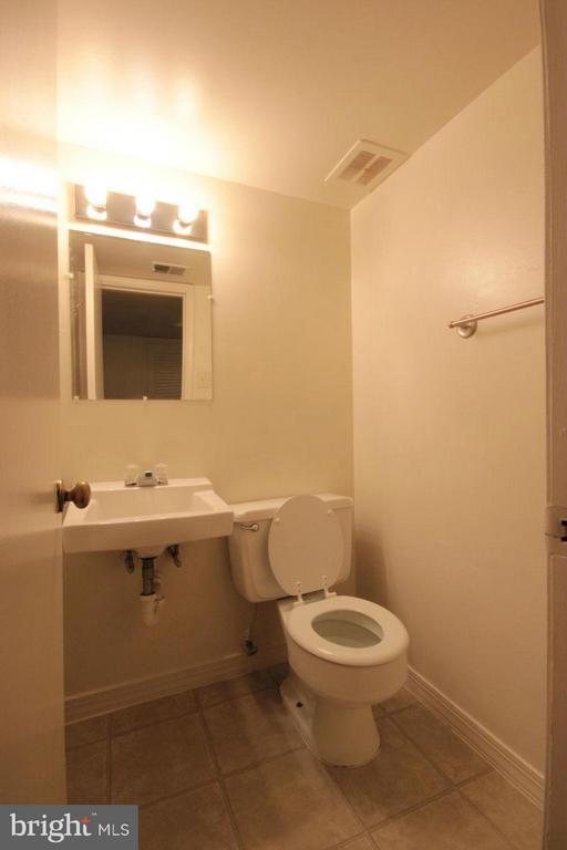 Foto del edificio - 7901 Central Park Cir