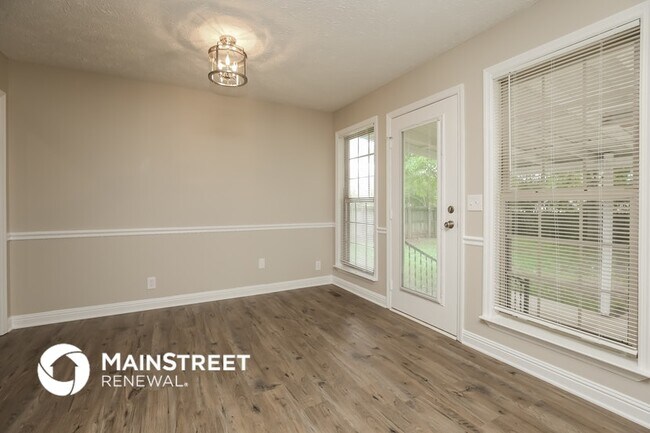 Building Photo - 2319 Centertree Dr