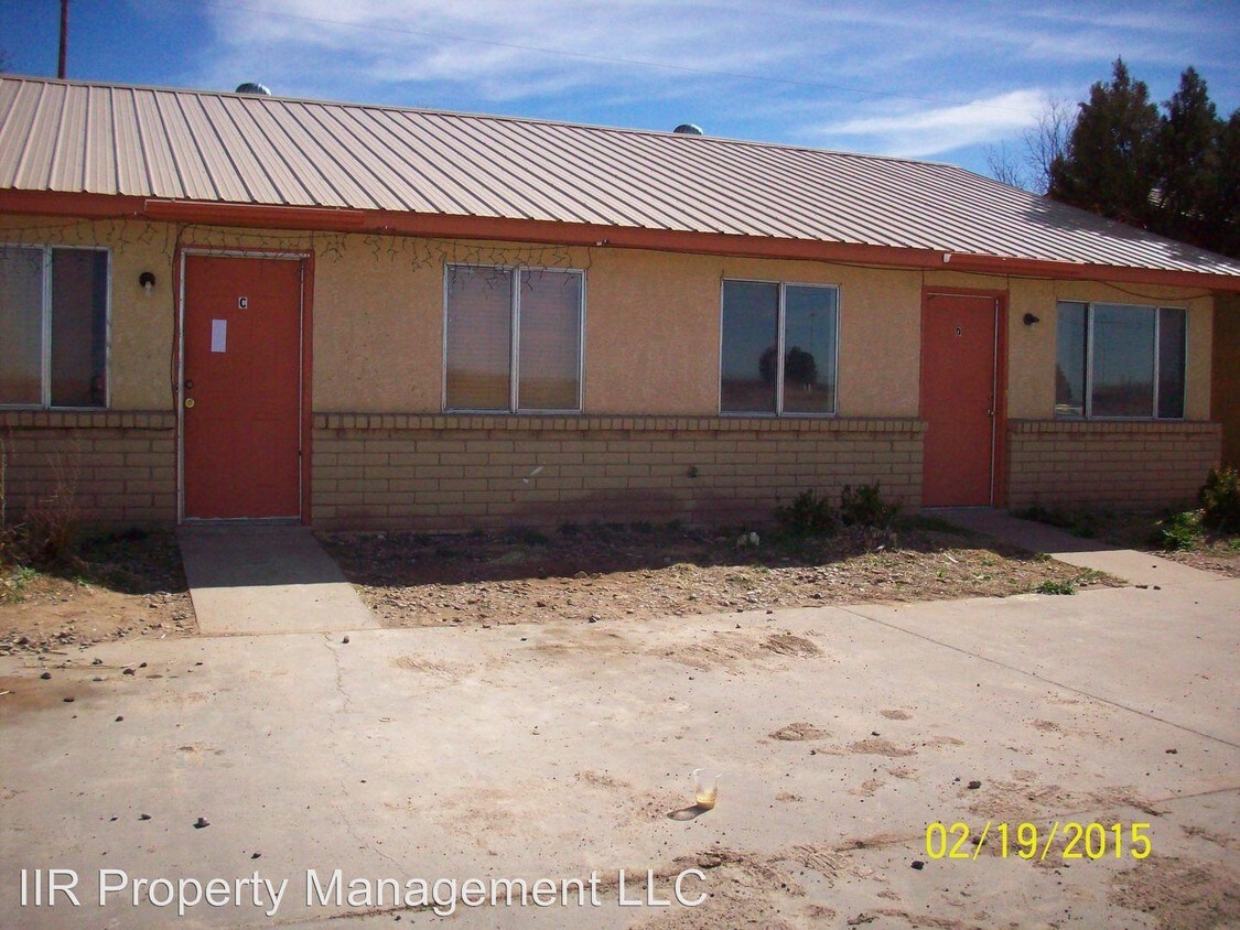 Primary Photo - 2405 S Sunset Ave
