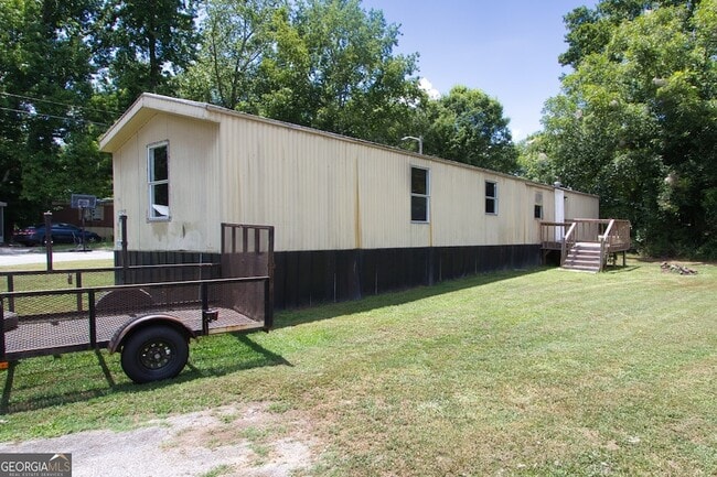 Building Photo - 340 Towler St