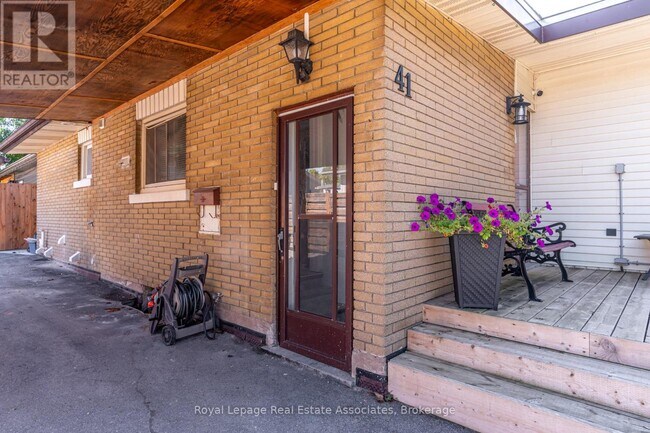 Photo du bâtiment - 41 Woolley St