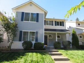 Building Photo - 1449 Burnside Pl
