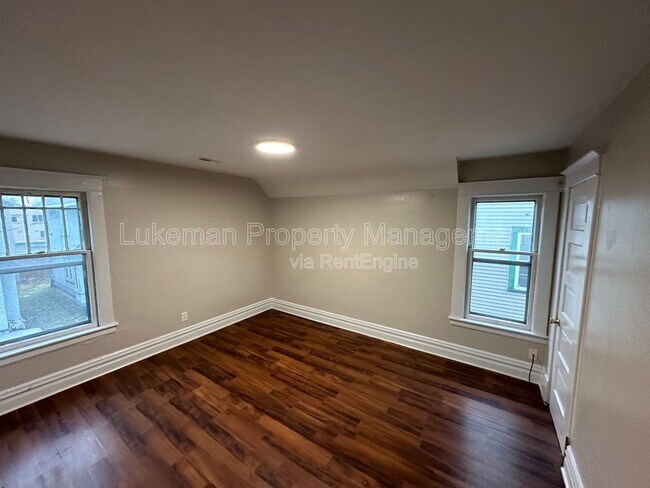 Foto del edificio - 517 Walnut Ct