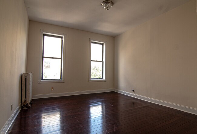 Foto del edificio - 255 Fort Washington Ave