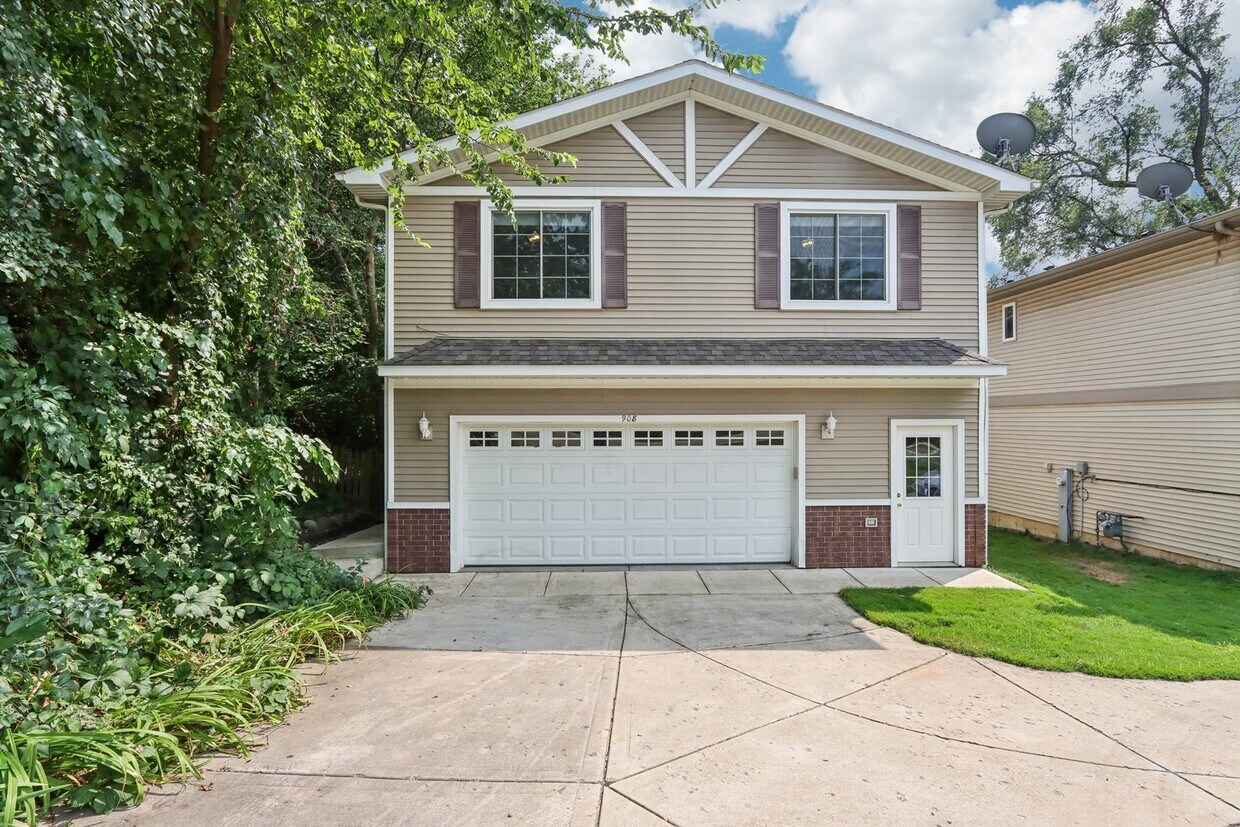 908 E Bonner Rd  