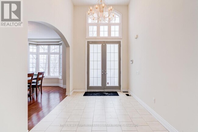 Building Photo - 161 Vanda Dr