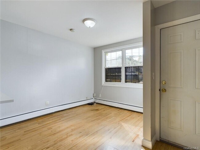 Building Photo - 531 S Tenth Ave