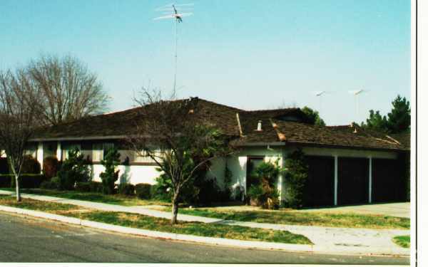 Building Photo - 5895 El Dori Dr