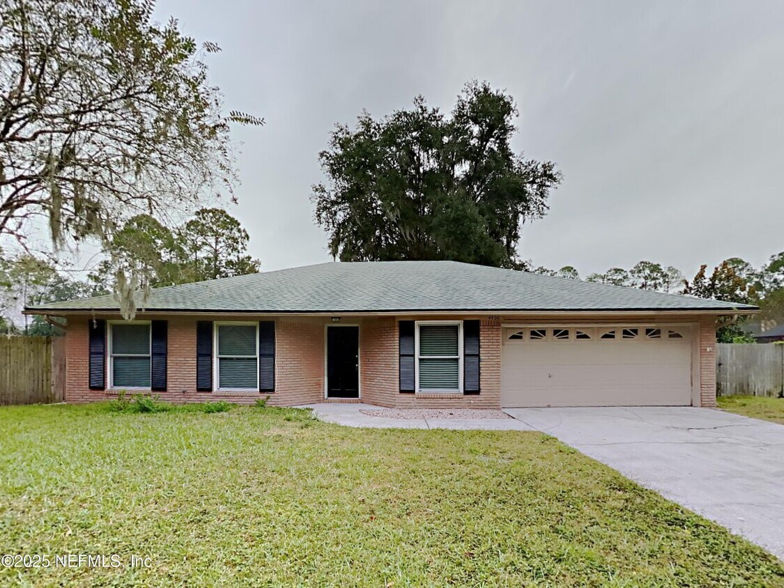 Primary Photo - 4400 Apple Tree Pl