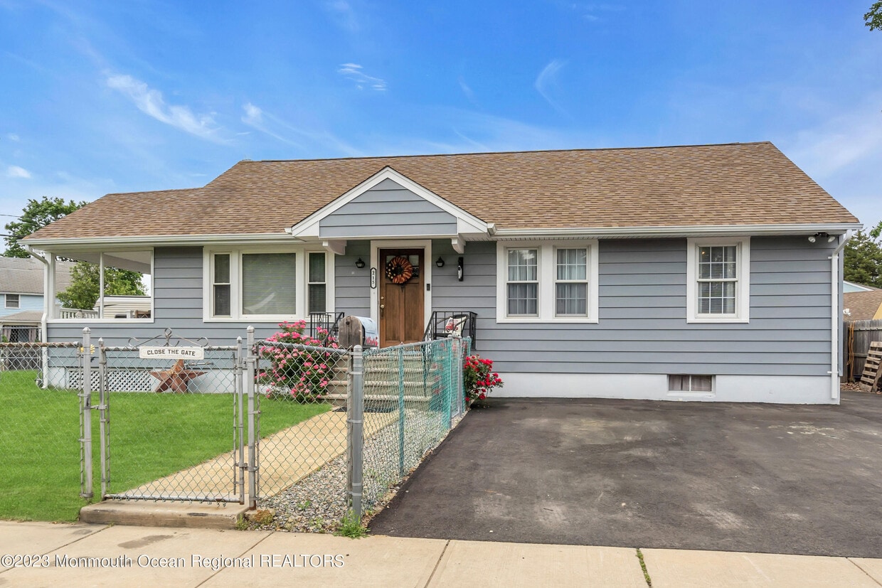 215 Elm St, Lakehurst, NJ 08733 House Rental in Lakehurst, NJ