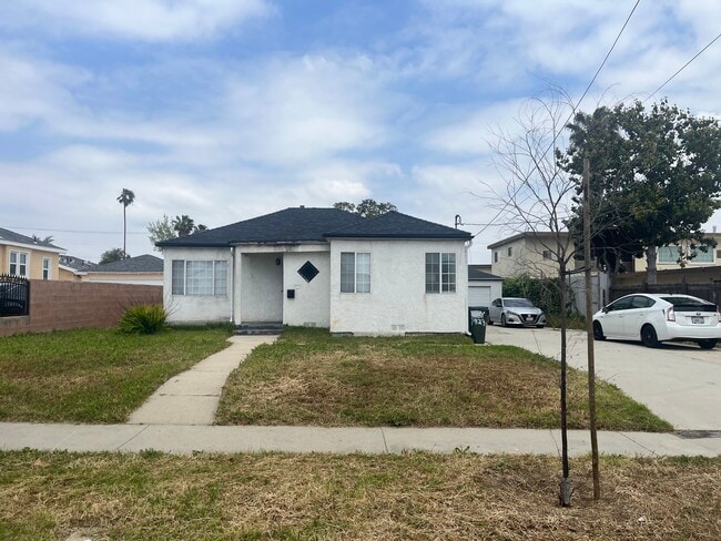 Photo - 1423 W 106th St House