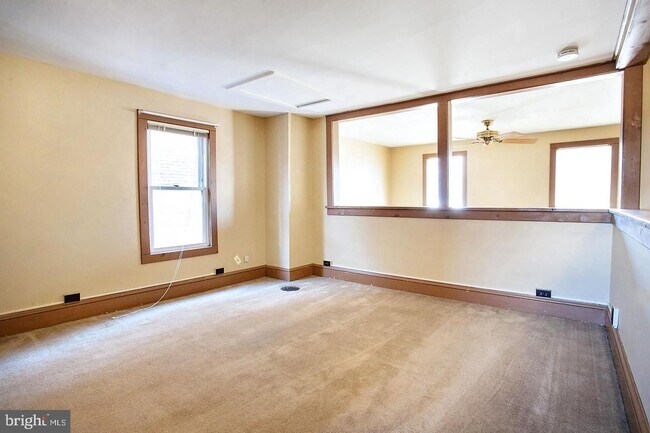 Building Photo - 3 E 3rd St