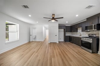 Building Photo - 14125 Norway St