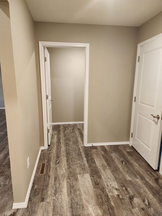 Foto del edificio - Brand New 3 Bedroom, 2 Bath, 3 Car Garage ...