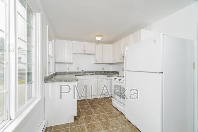 Building Photo - 7306 S 115th St