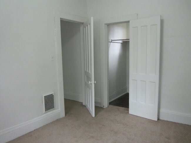 Building Photo - 120 Trinity Pl