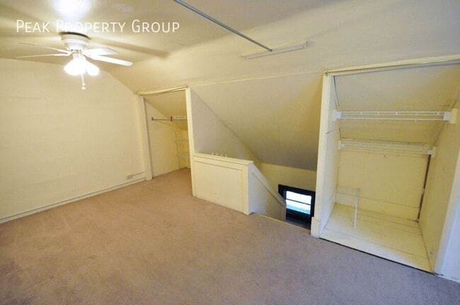 Foto del edificio - 2074-2078 Summit Street-2078 Summit Street- 4 bedroom