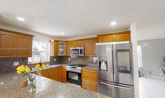 Building Photo - 8422 SW 44th Pl