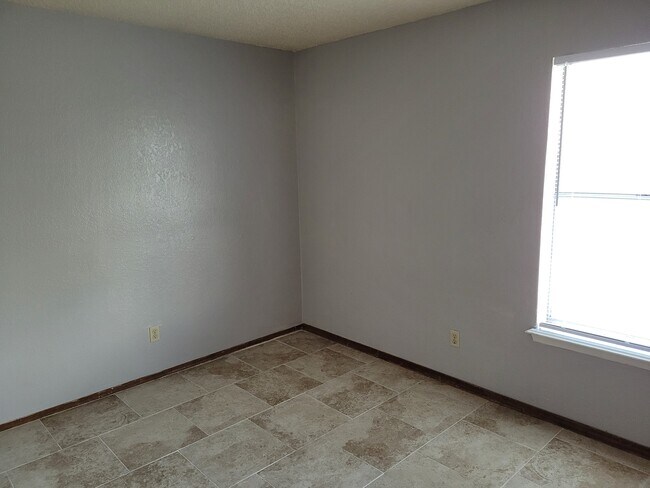 Foto del edificio - 6013 S McKinley Ave