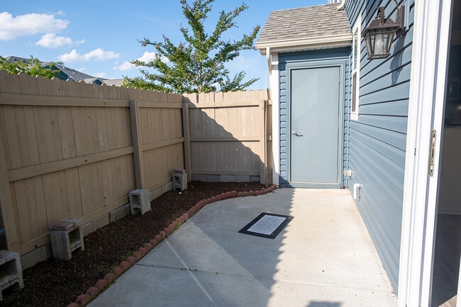 Building Photo - 3961 Trenwith Ln