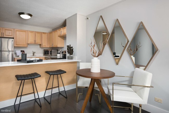 Foto del edificio - 1 br, 1 bath  - 707 S State #1708
