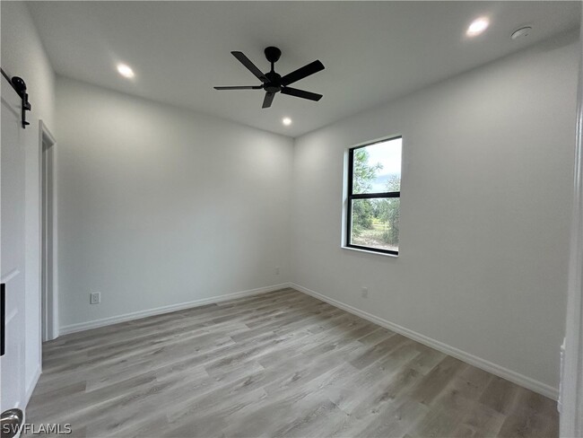 Building Photo - 455 Bell Blvd