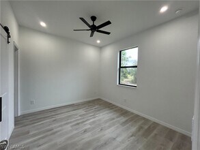 Building Photo - 457 Bell Blvd