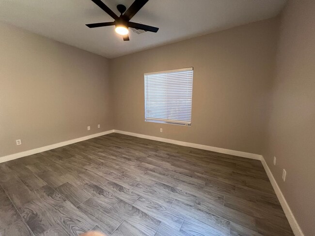 Building Photo - Green Valley Single Story 3 Bedroom 3 1/2 Bath 3 Car Garage in a Gated Community