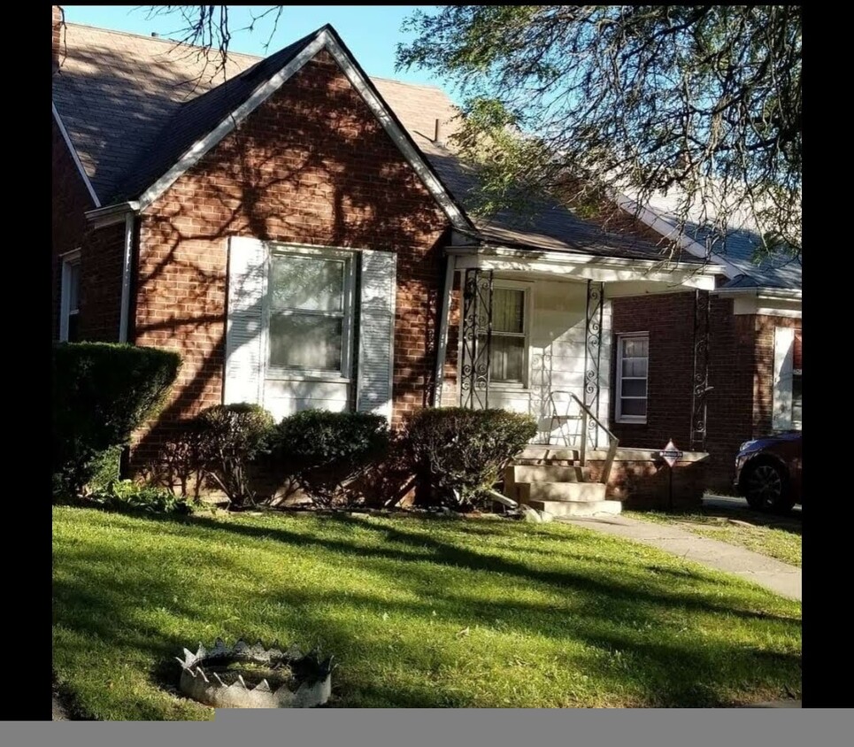 Foto principal - 8328 Roselawn St