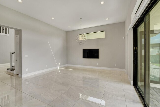 Foto del edificio - 16317 Cabernet Dr