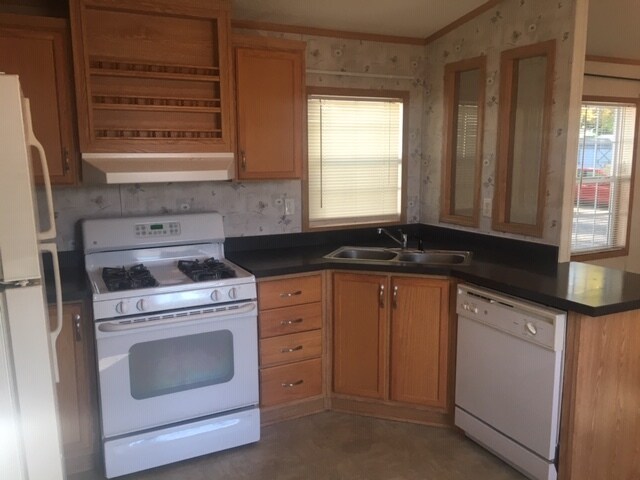 Building Photo - 6 Orchard Grv