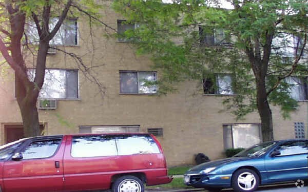Primary Photo - 2825 S Ridgeland Ave