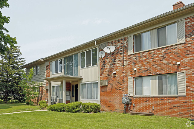 Building Photo - Patrick Henry Apartments