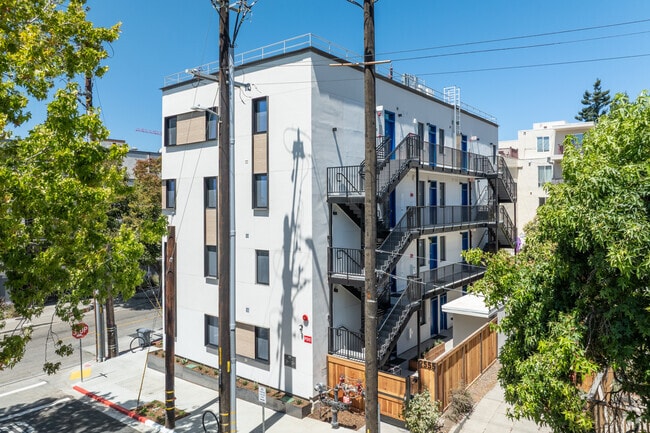 Exterior - Special Promo! Private Bed near UC Berkeley!