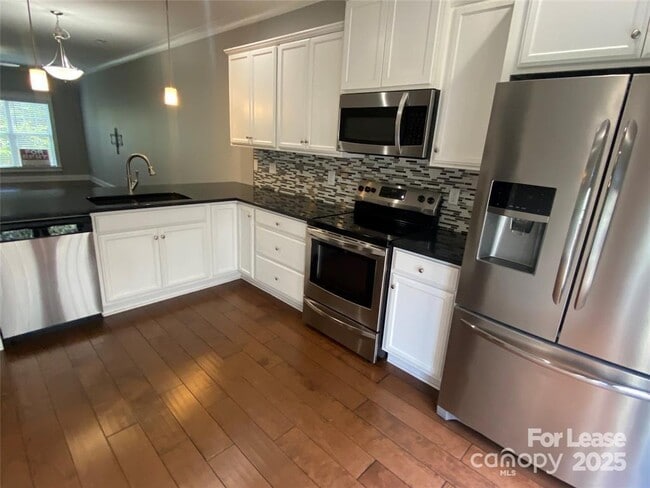 Building Photo - 31 Myrtle St