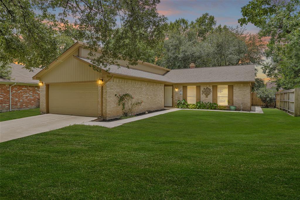 Primary Photo - 9810 Kiwi Ln