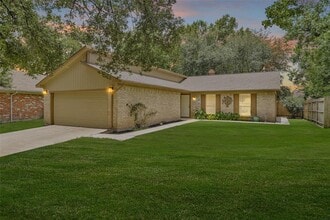 Building Photo - 9810 Kiwi Ln