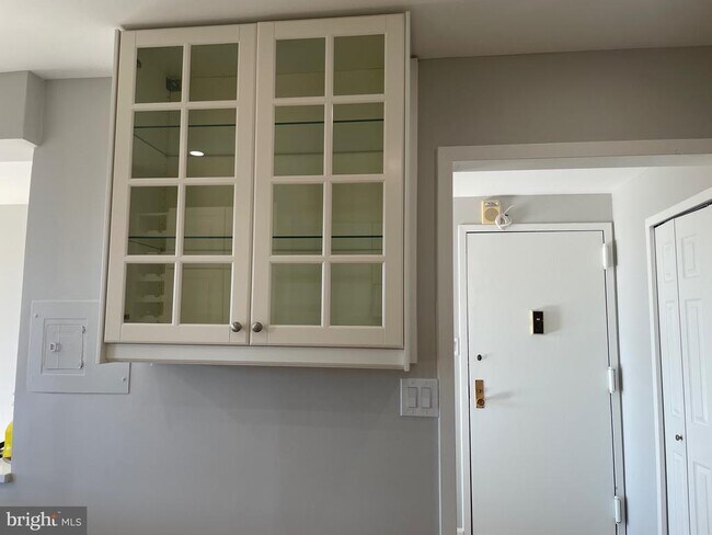 Building Photo - 5225 Pooks Hill Rd