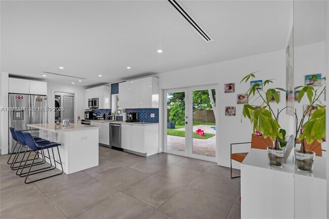 Foto del edificio - Southwest 164th Street, Miami, FL 33157 - 3 BR 3 BA single-family home