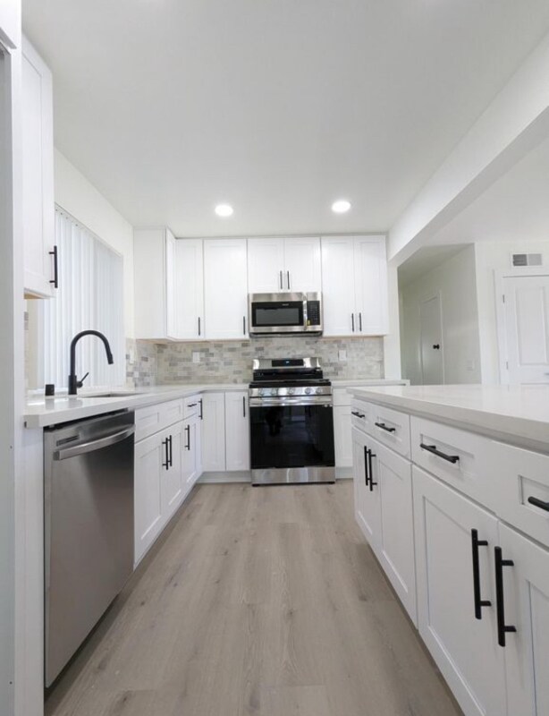 Foto del edificio - 16752 Bardon Ln