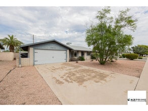 Building Photo - 3912 E Shaw Butte Dr
