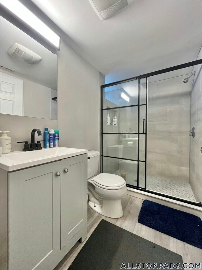 Building Photo - 66 Quint Ave