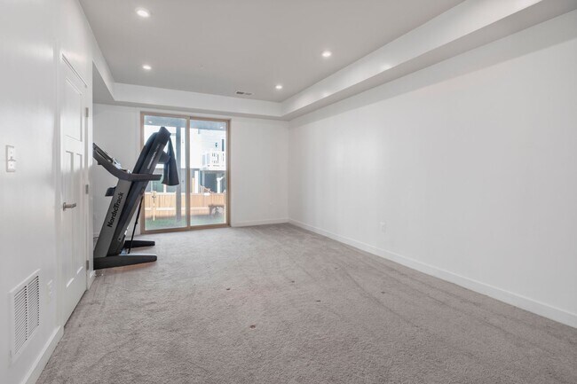 Foto del edificio - Spacious 3 BR/3.5 BA Townhome in Brooklyn ...